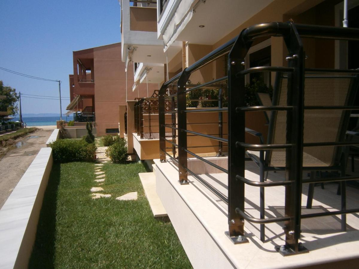 Dafni'S Seaside Luxury Studios Никити Экстерьер фото