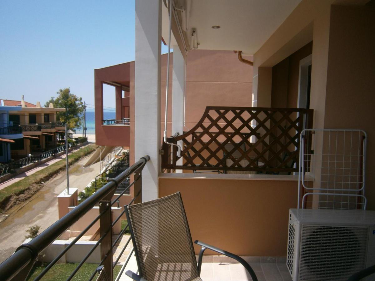 Dafni'S Seaside Luxury Studios Никити Экстерьер фото