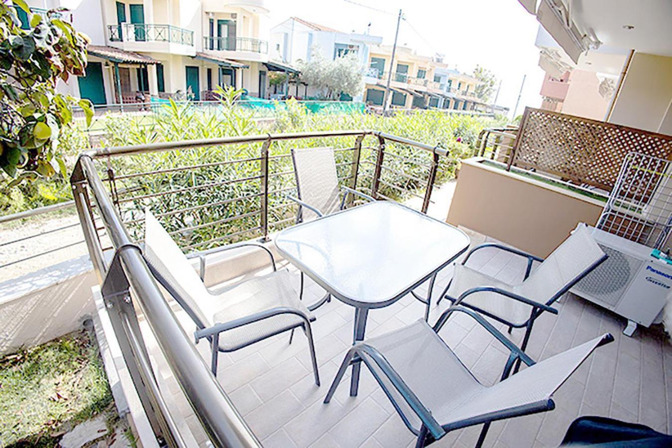 Dafni'S Seaside Luxury Studios Никити Экстерьер фото