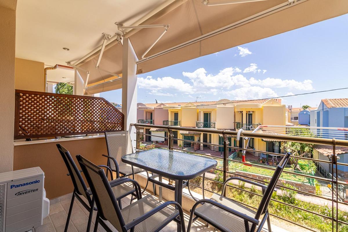 Dafni'S Seaside Luxury Studios Никити Экстерьер фото
