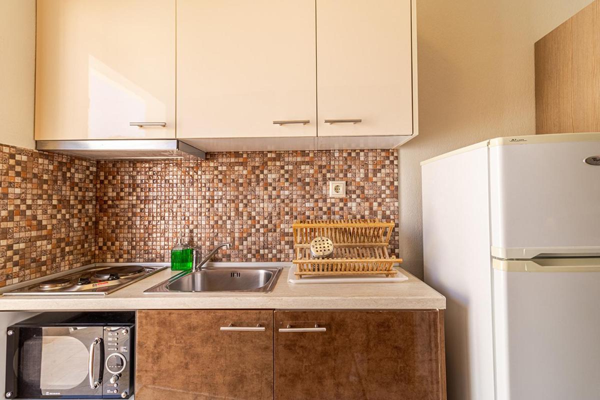 Dafni'S Seaside Luxury Studios Никити Экстерьер фото