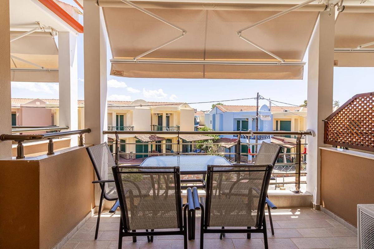 Dafni'S Seaside Luxury Studios Никити Экстерьер фото
