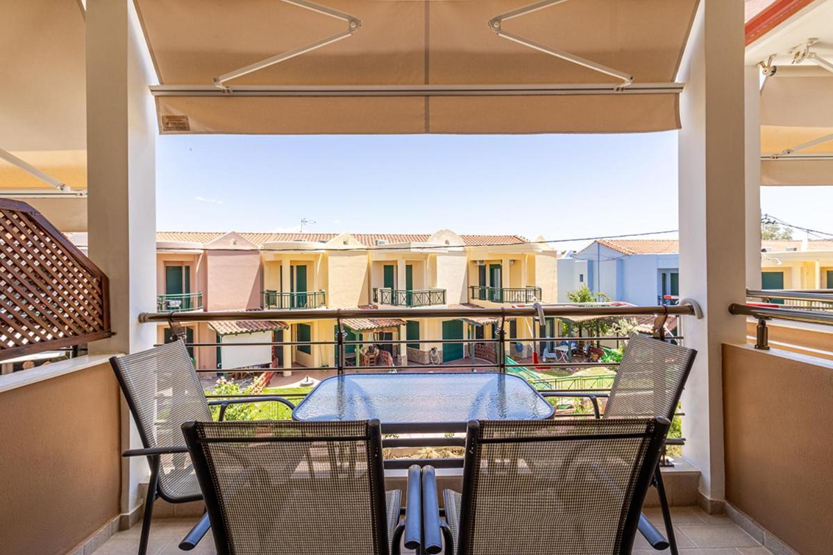 Dafni'S Seaside Luxury Studios Никити Экстерьер фото